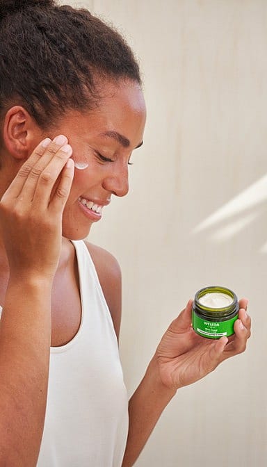 Skin Food Besleyici Gündüz Bakım Kremi